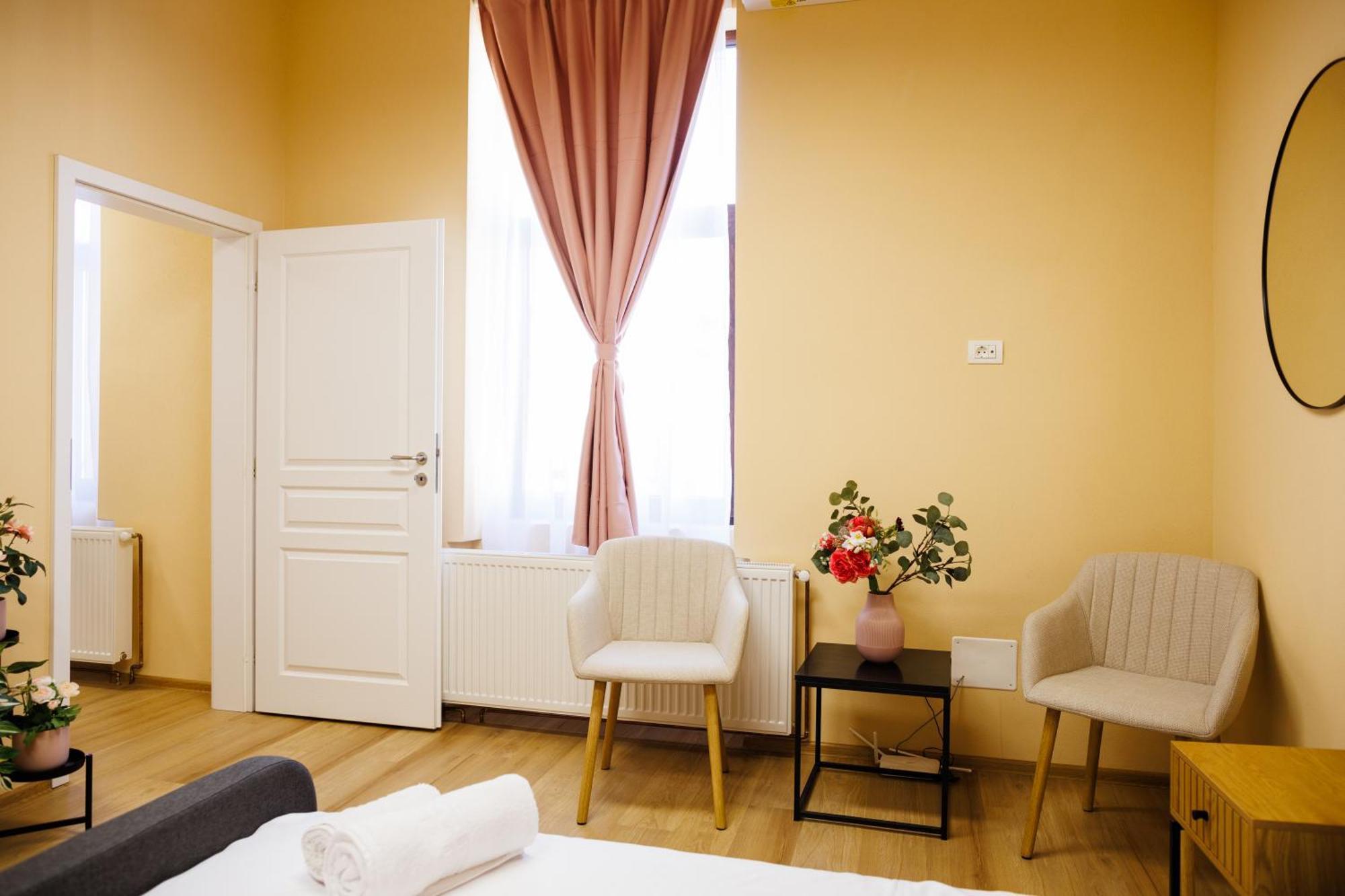 Studio In Old Town'S 1752 Hotel Timisoara Luaran gambar